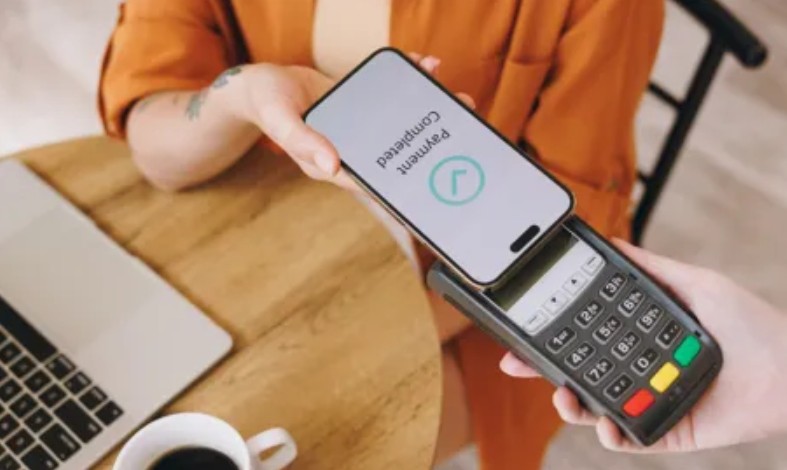 Rethinking Payment Cards in the Age of Digital Finance
